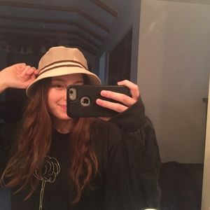 Meet your Posher, Maddy